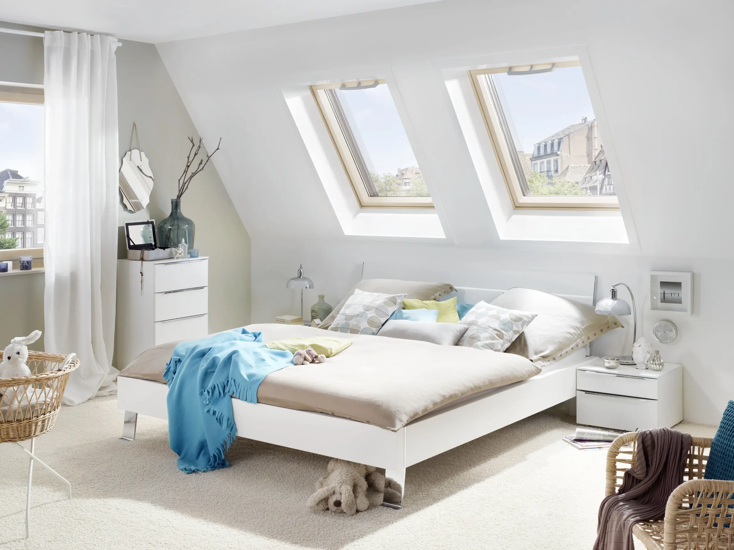 Lampe, Bett, Innenarchitektur, Inneneinrichtung, Dachboden